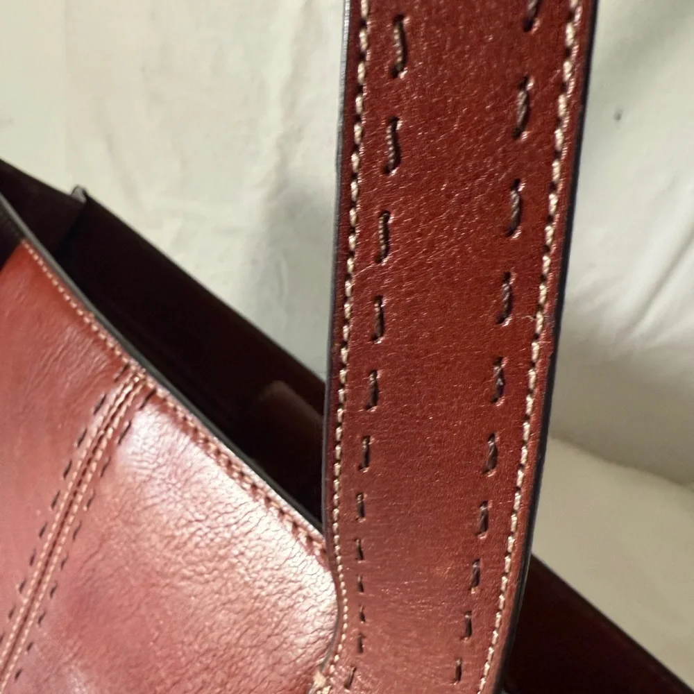Fossil Brown Leather Shoulder Bag - Picture 13 of 15